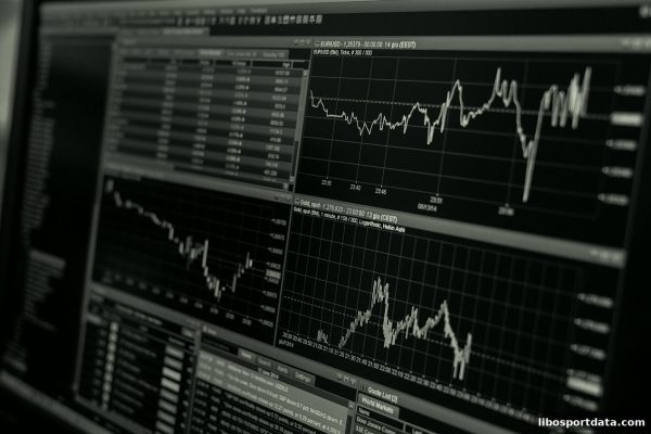 立博体育深度解析：CSGO竞猜投注数据分析如何优化你的决策路径