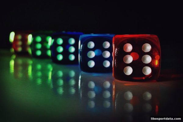 立博体育深度解析：极速赛车与百家乐的玩法精髓及交流群价值