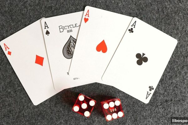 立博体育推牌九进阶攻略：从基础牌型到实战博弈的全面打法解析