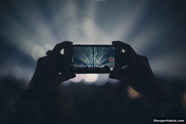 立博体育推荐：即时比分数据查询APP为何成为观赛利器？